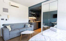 Nanas Luxury Studio With Balcony